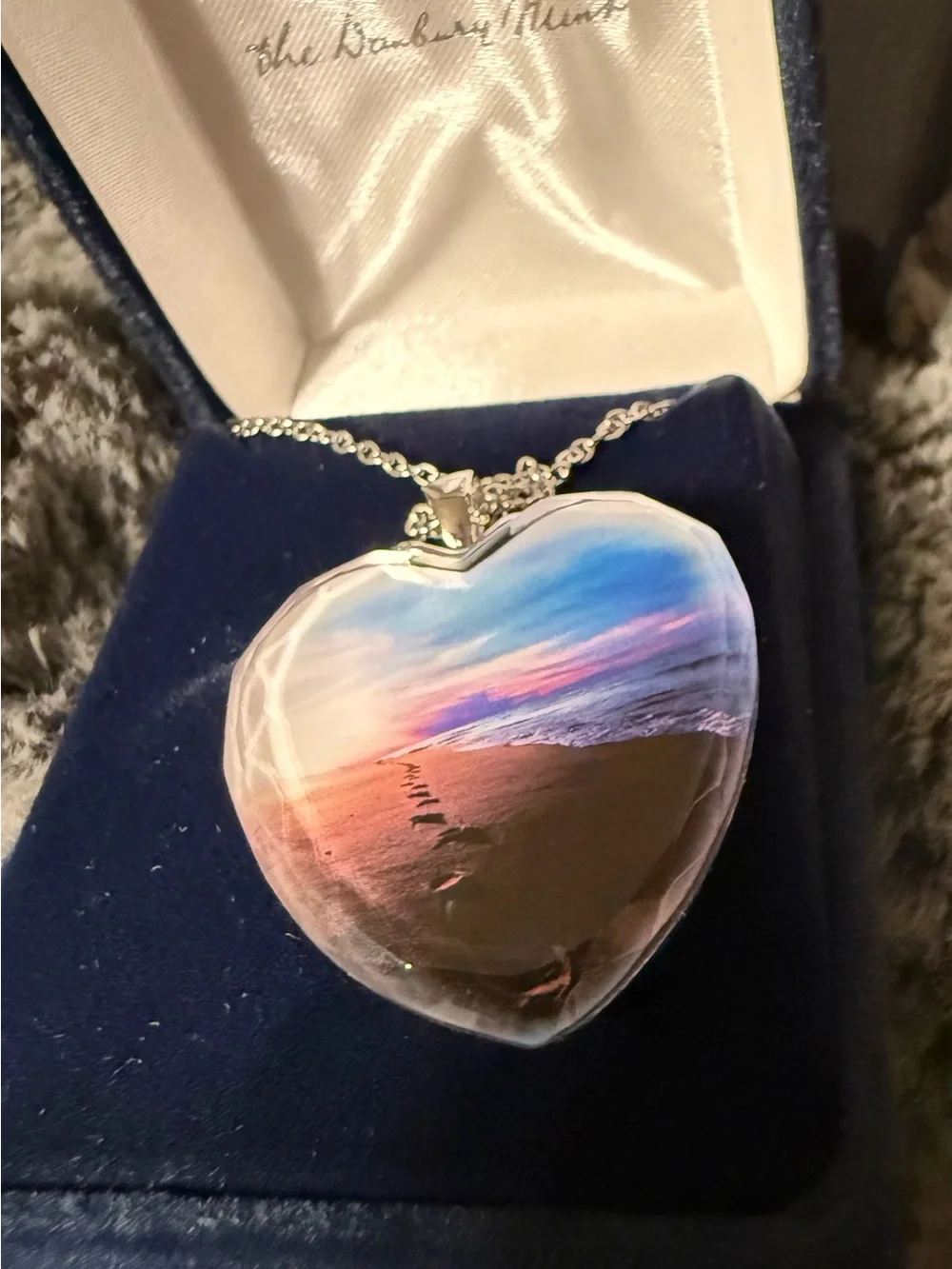 Danbury Mint Footprints in the Sand Crystal Heart Pendant Necklace New In Box